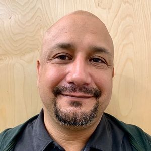 Meet your Posher, Gil